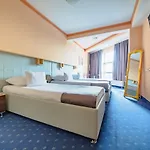 & Restaurant Great - Airport 4*