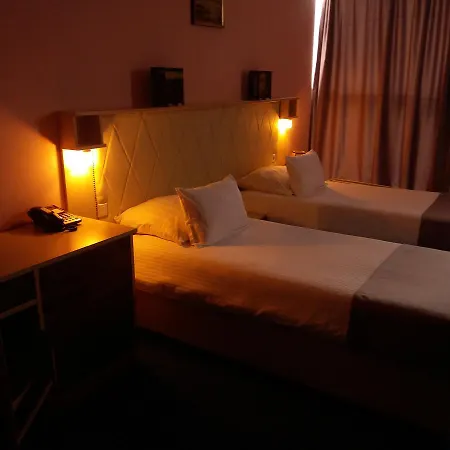 & Restaurant Great - Airport