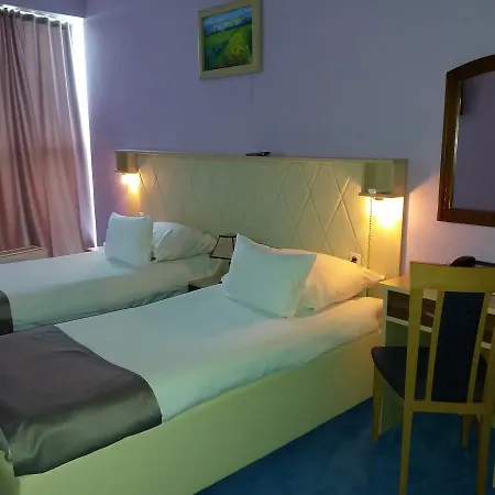 & Restaurant Great - Airport