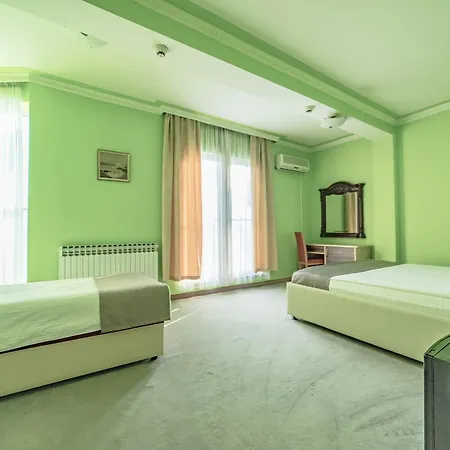 & Restaurant Great - Airport