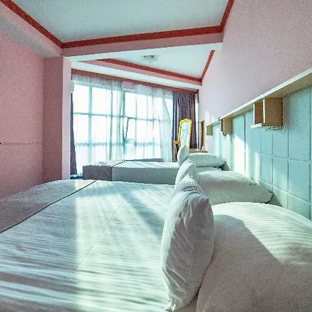 & Restaurant Great - Airport