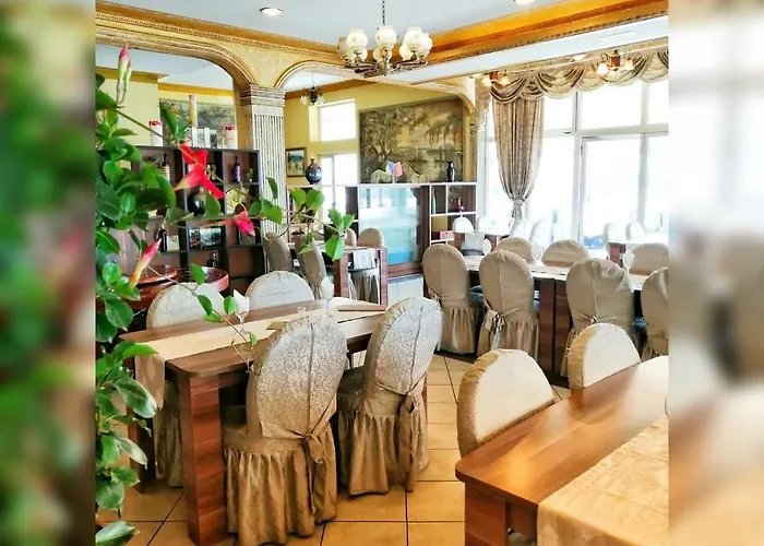 & Restaurant Great - Airport